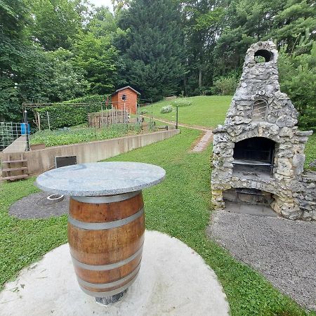 הוילה Sevnica Getaway "At The Three Lights" מראה חיצוני תמונה