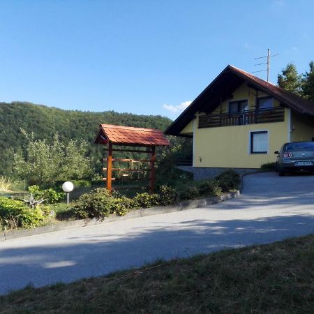 הוילה Sevnica Getaway "At The Three Lights" מראה חיצוני תמונה