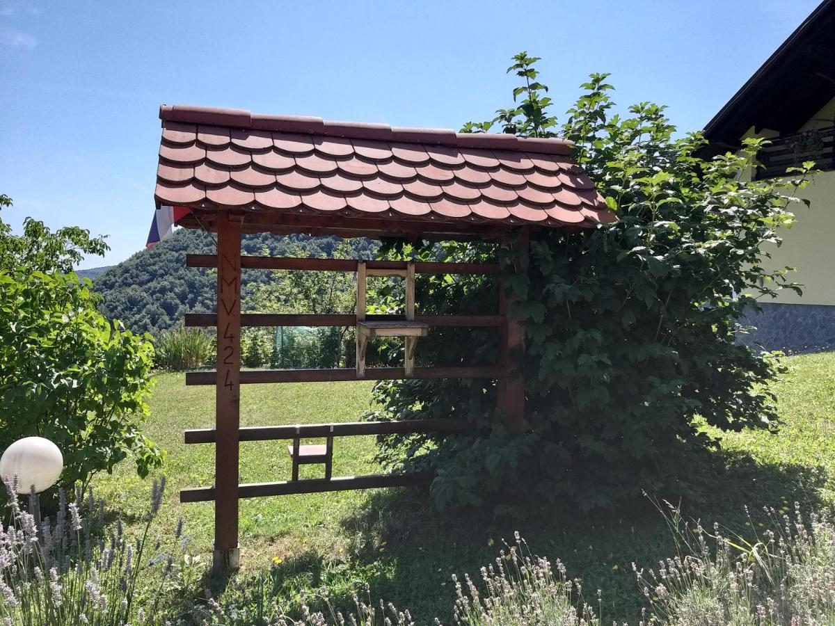 הוילה Sevnica Getaway "At The Three Lights" מראה חיצוני תמונה