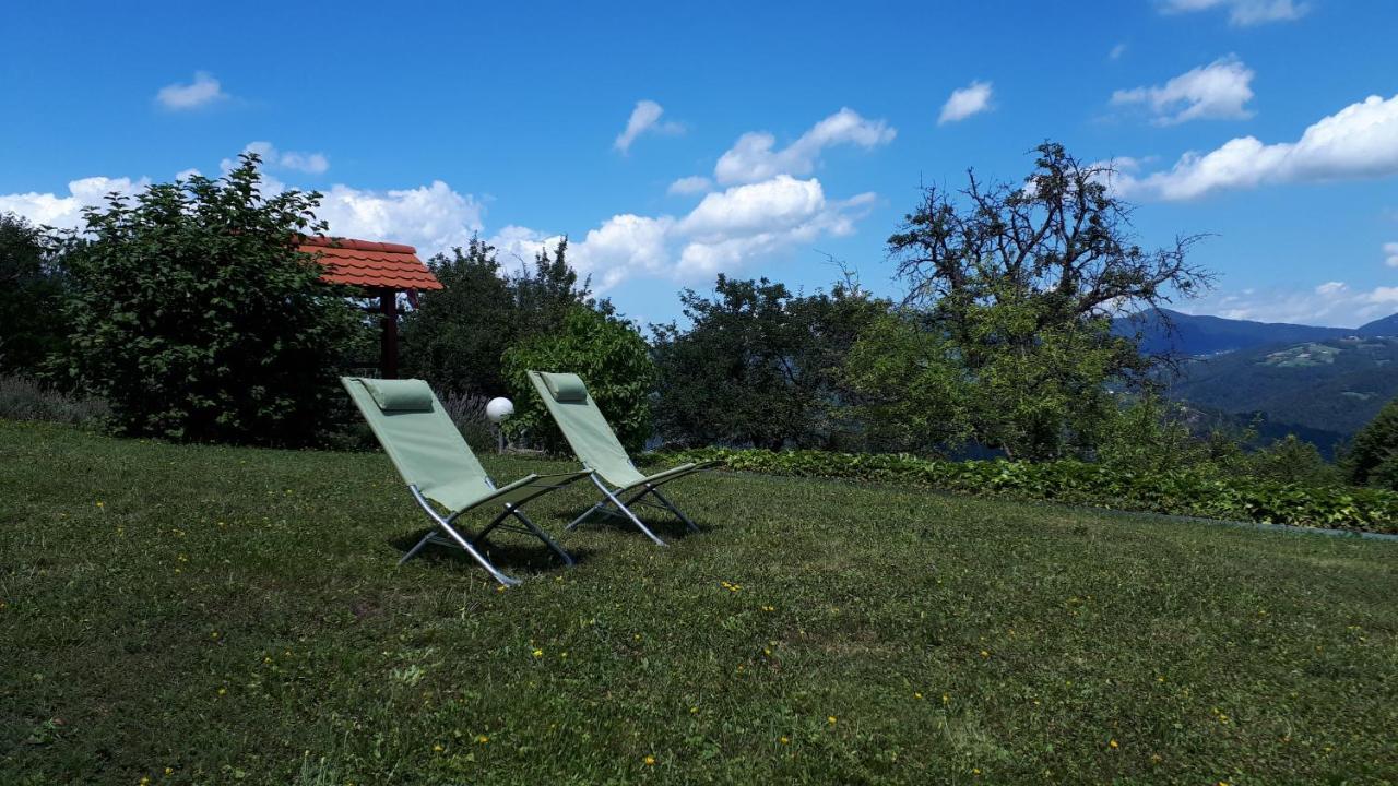 הוילה Sevnica Getaway "At The Three Lights" מראה חיצוני תמונה