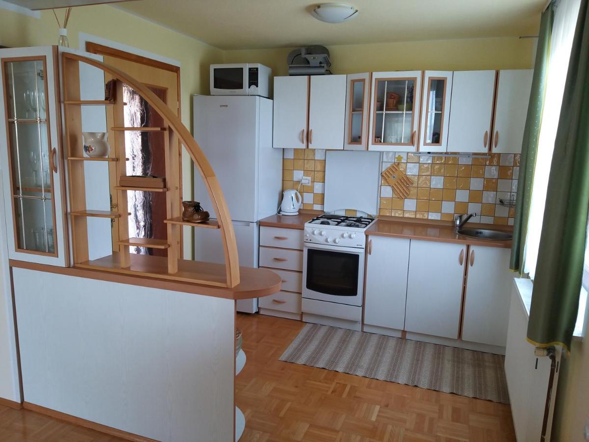 הוילה Sevnica Getaway "At The Three Lights" מראה חיצוני תמונה