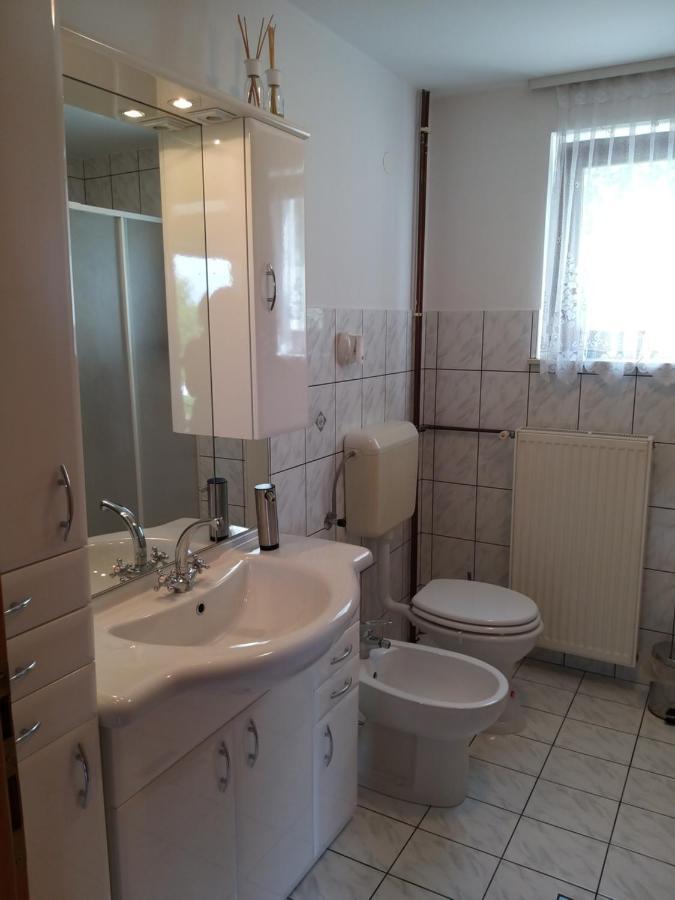הוילה Sevnica Getaway "At The Three Lights" מראה חיצוני תמונה