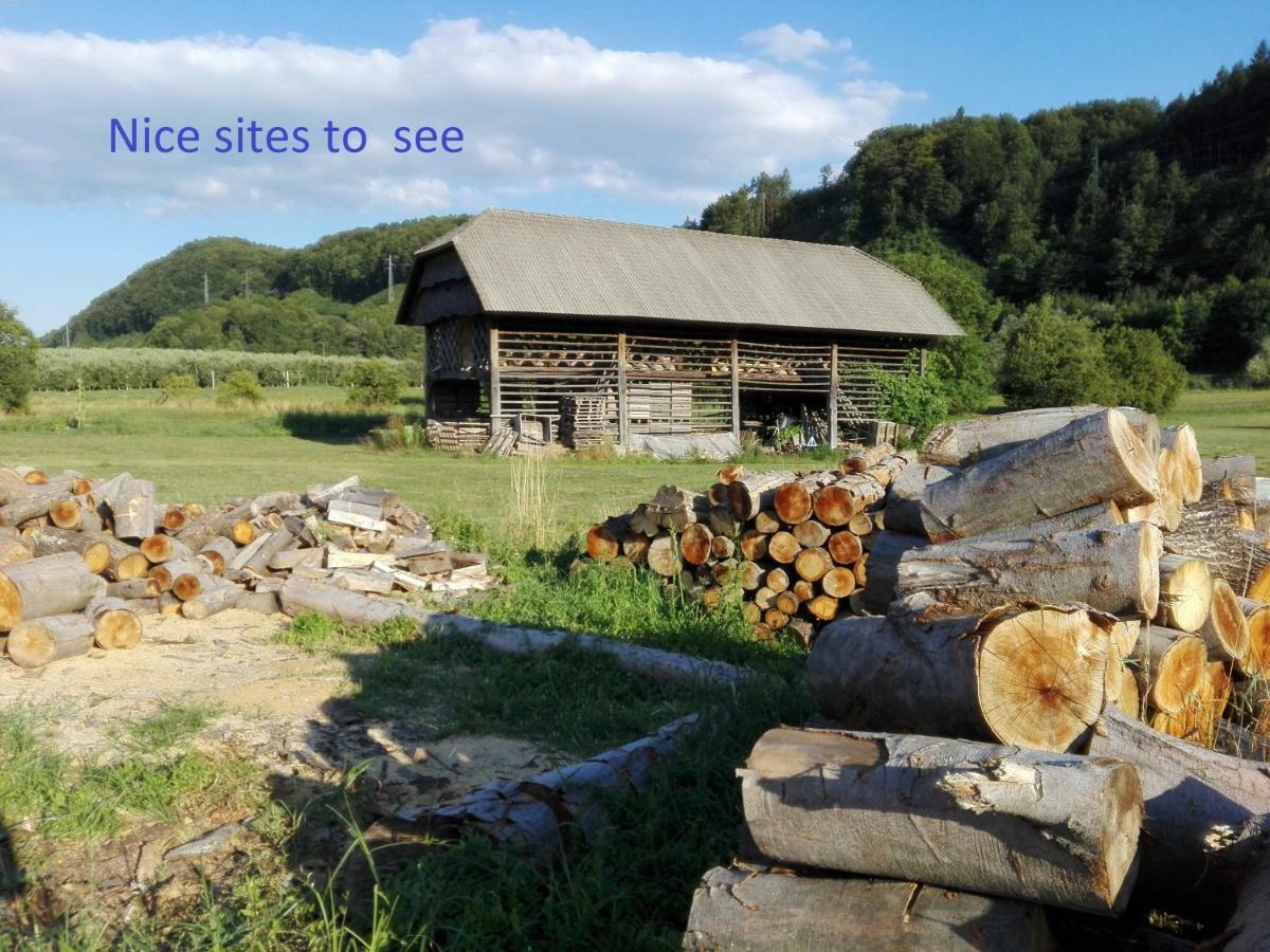 הוילה Sevnica Getaway "At The Three Lights" מראה חיצוני תמונה