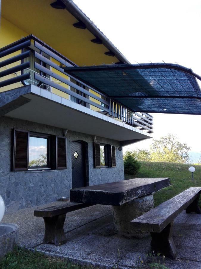 הוילה Sevnica Getaway "At The Three Lights" מראה חיצוני תמונה